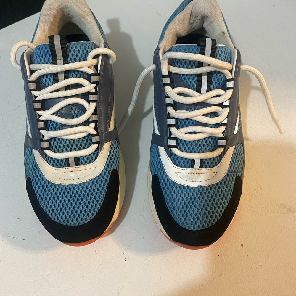 Stylish AUTHENTIC DIOR B22s Blue and Black Athletic Shoes for Men